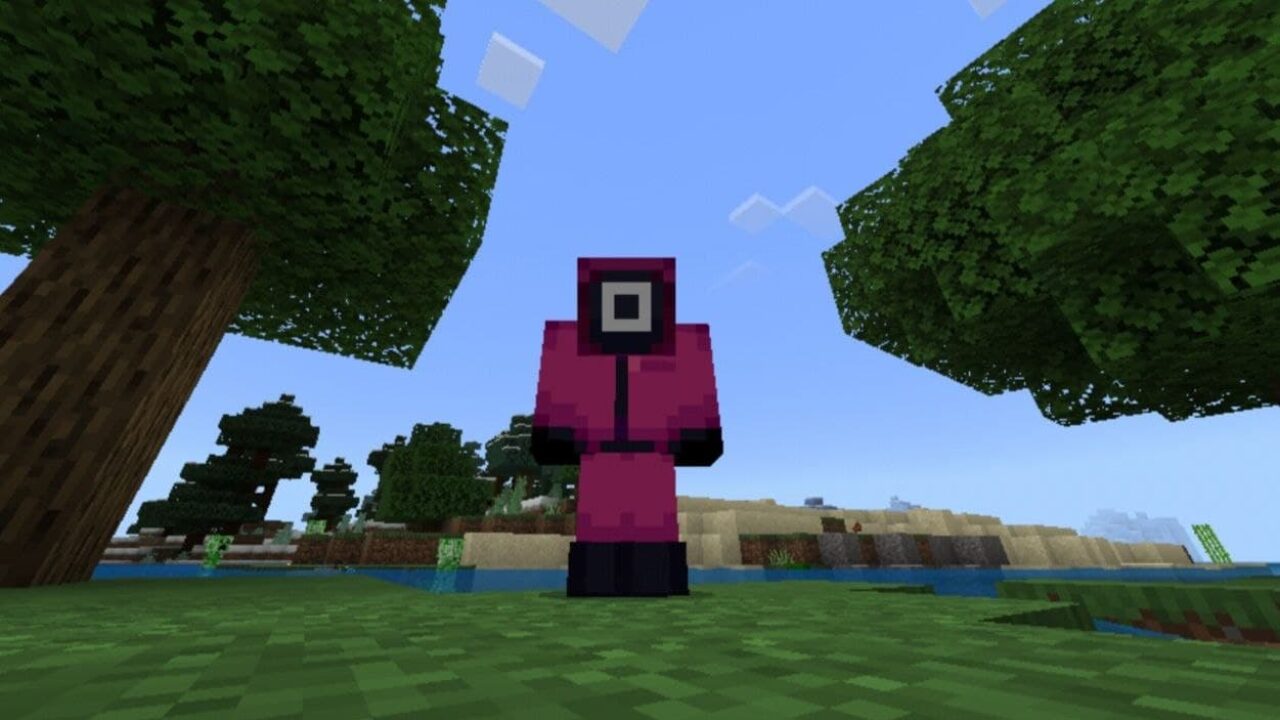 Squid Game costume from Squid Game Textures for Minecraft PE