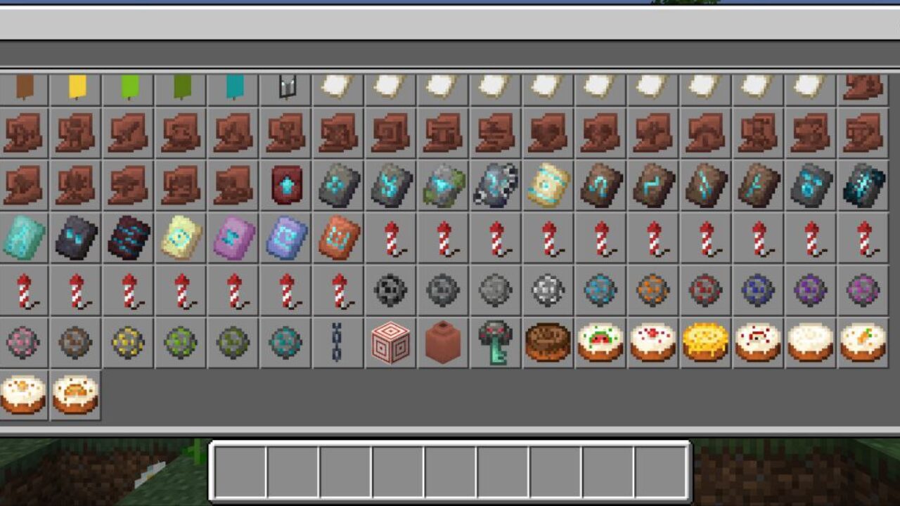 Inventory from More Cakes Mod for Minecraft PE